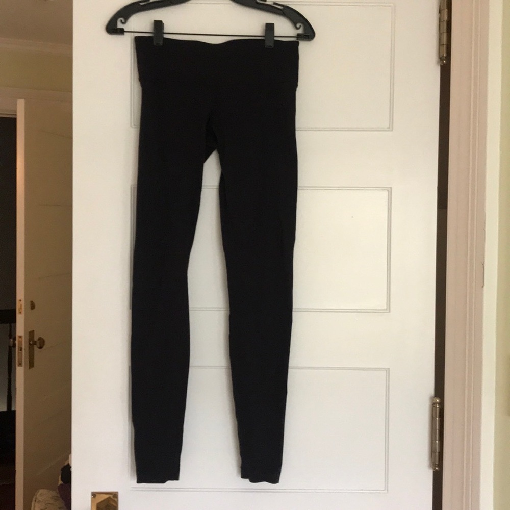 Black Lulu lemon leggings